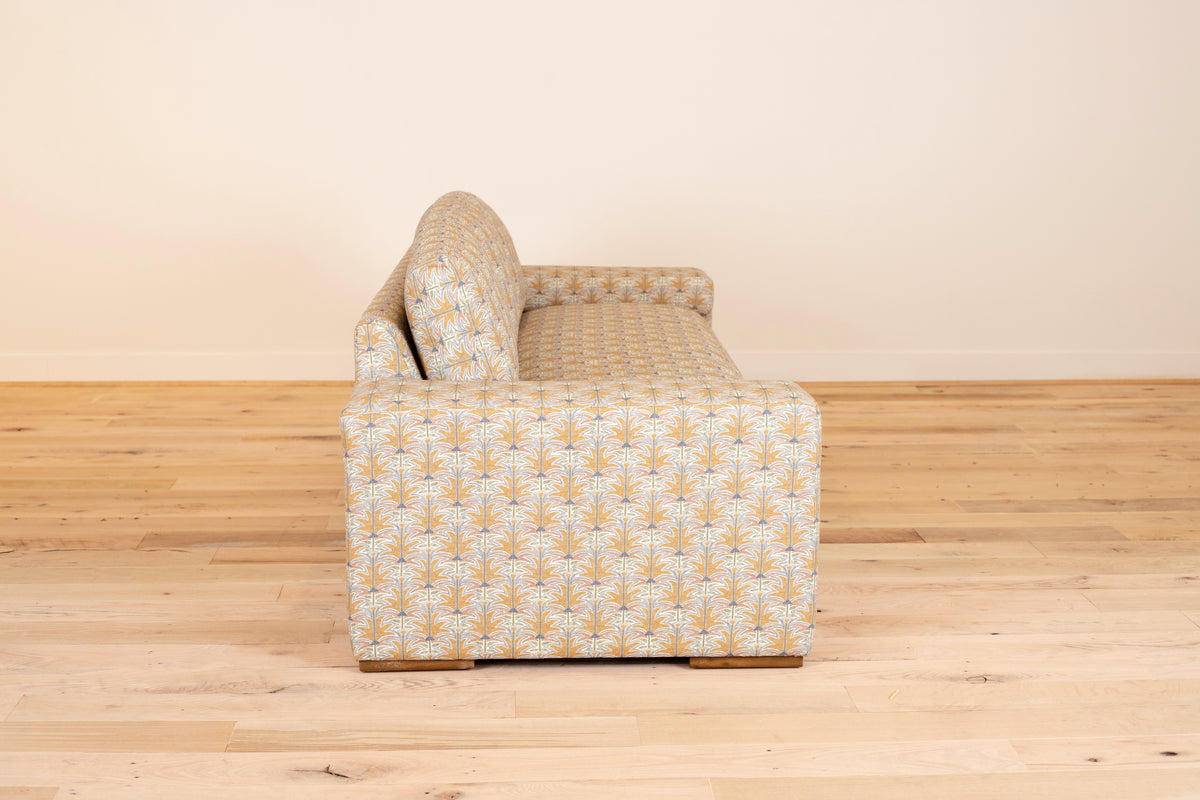 Boston Sofa in Gyri Skybragd