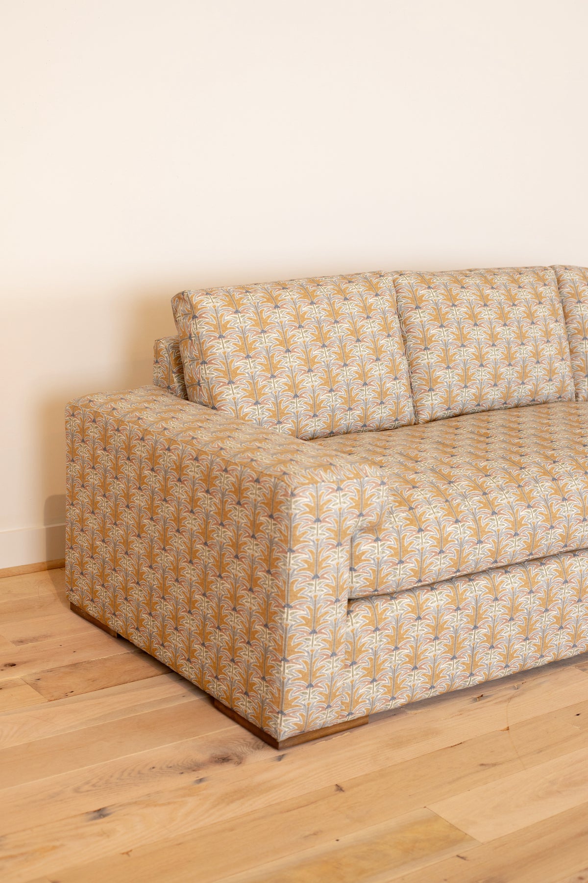 Boston Sofa in Gyri Skybragd