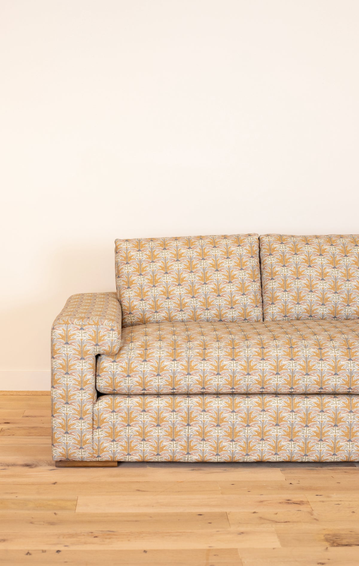 Boston Sofa in Gyri Skybragd