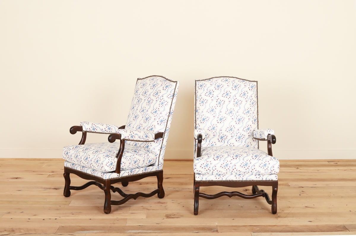 Pair of Louis XIII os-de-mouton armchairs in Fete Home by Jen Potter, three-quarter view